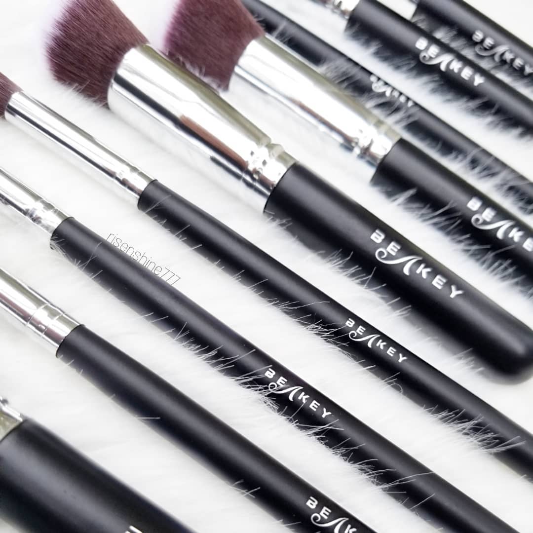 Essential Makeup Brush Kit (10+2pcs) - BEAKEY